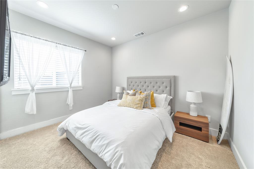 31 Dallas Square #1 - Residential Lease