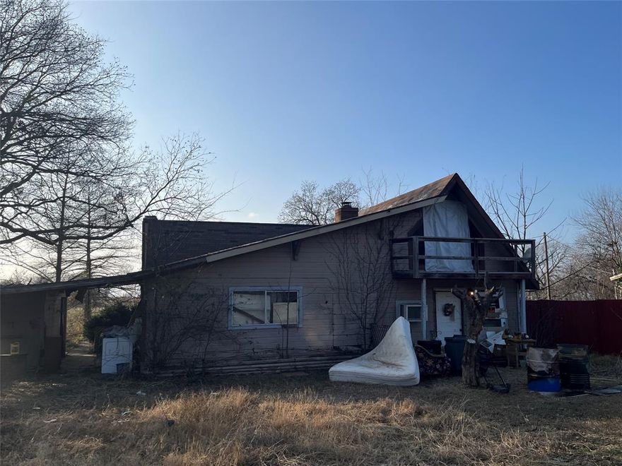Lakefront lot in Kiowa Village that has an existing home that needs to be removed. One lot with beautiful sunsets. Should have all existing utilities in place. Value is in the lot only. Perfect place for an RV with no monthly fee! Please, do not access the house. No key to gain entry.