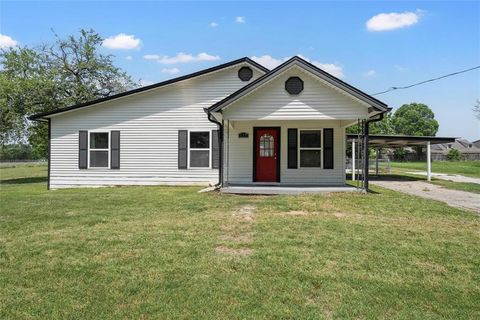 Photo of 117 W Craven Avenue, Waco, TX 76705 (MLS # 21173620)