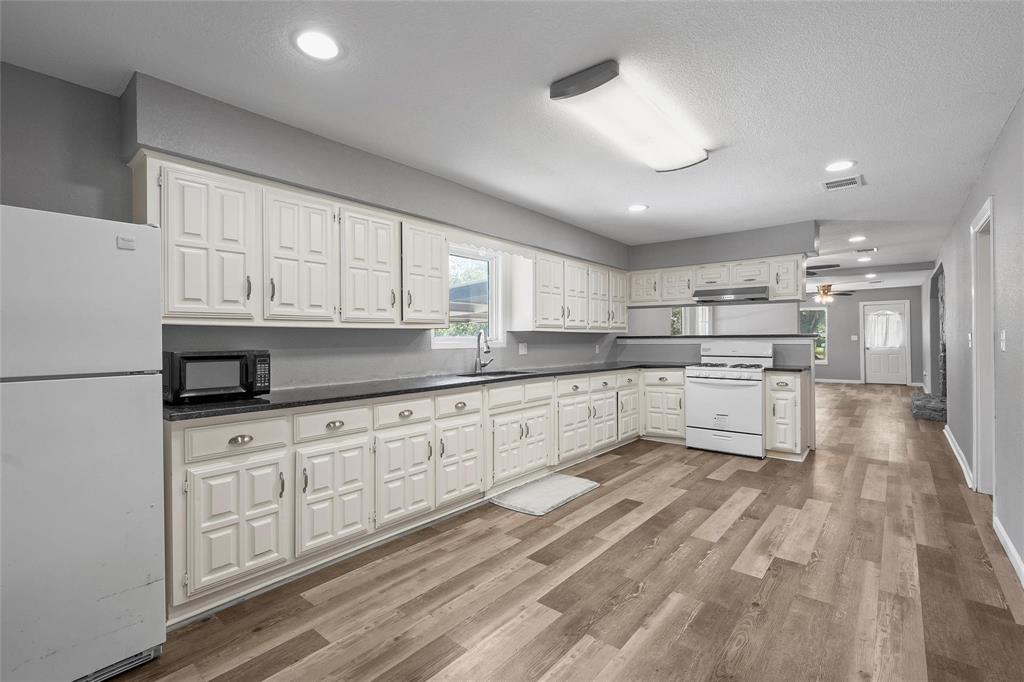 La Frosta Heights - Residential