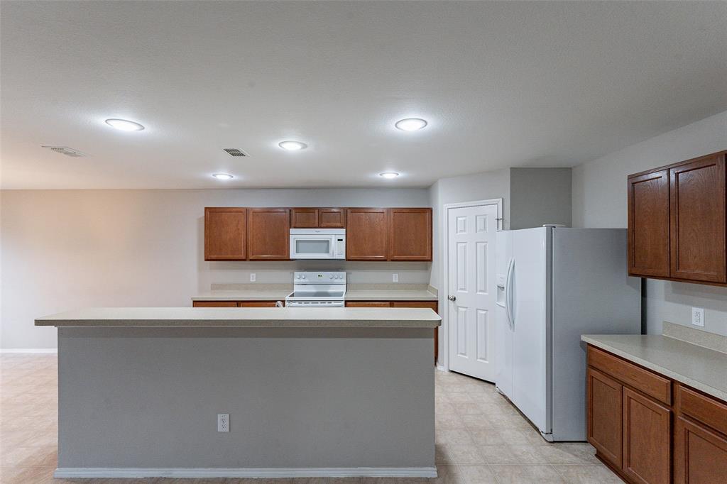 1216 Foxglove Lane