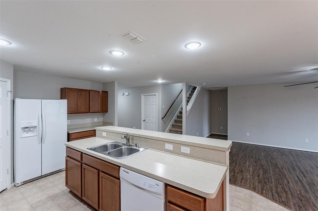 1216 Foxglove Lane