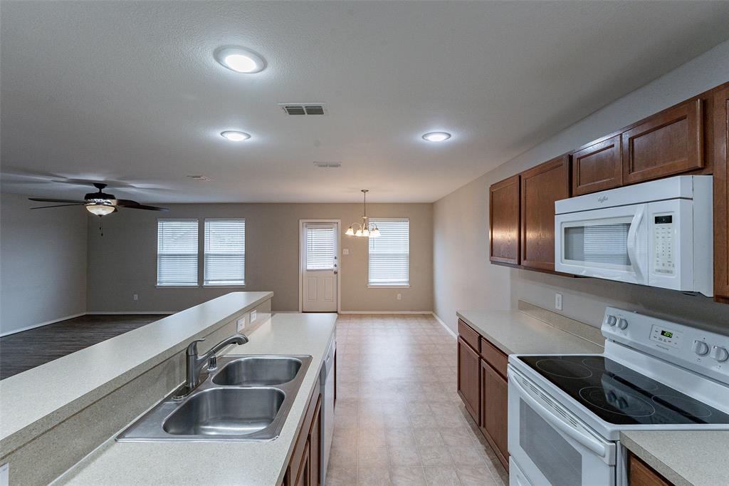 1216 Foxglove Lane