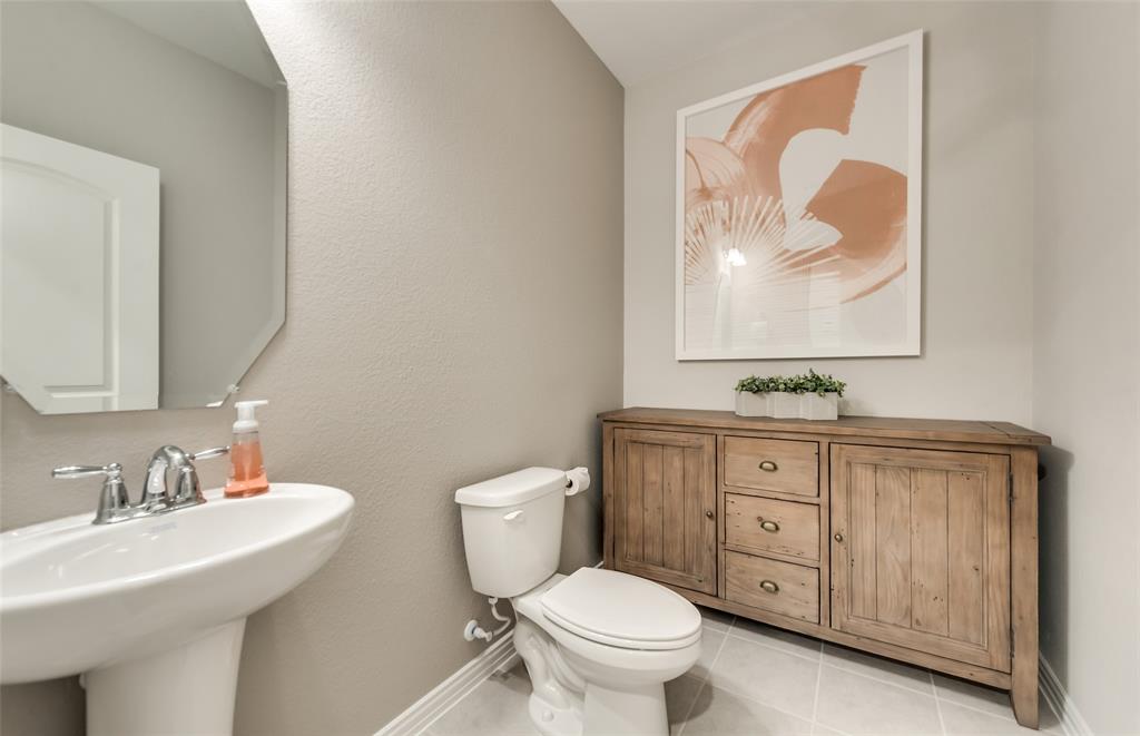 1816 Red Bud Trail