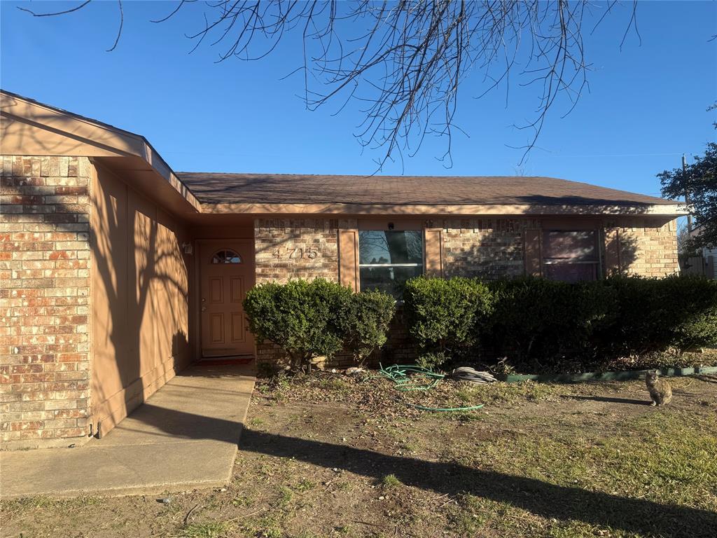 4715 Needle Leaf Lane