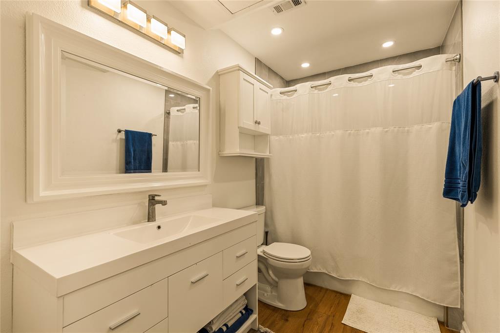 Holland Ave Condo 4015-4025 - Residential