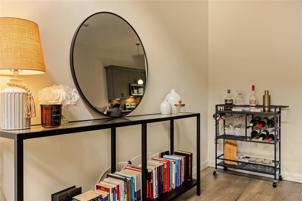 Holland Ave Condo 4015-4025 - Residential