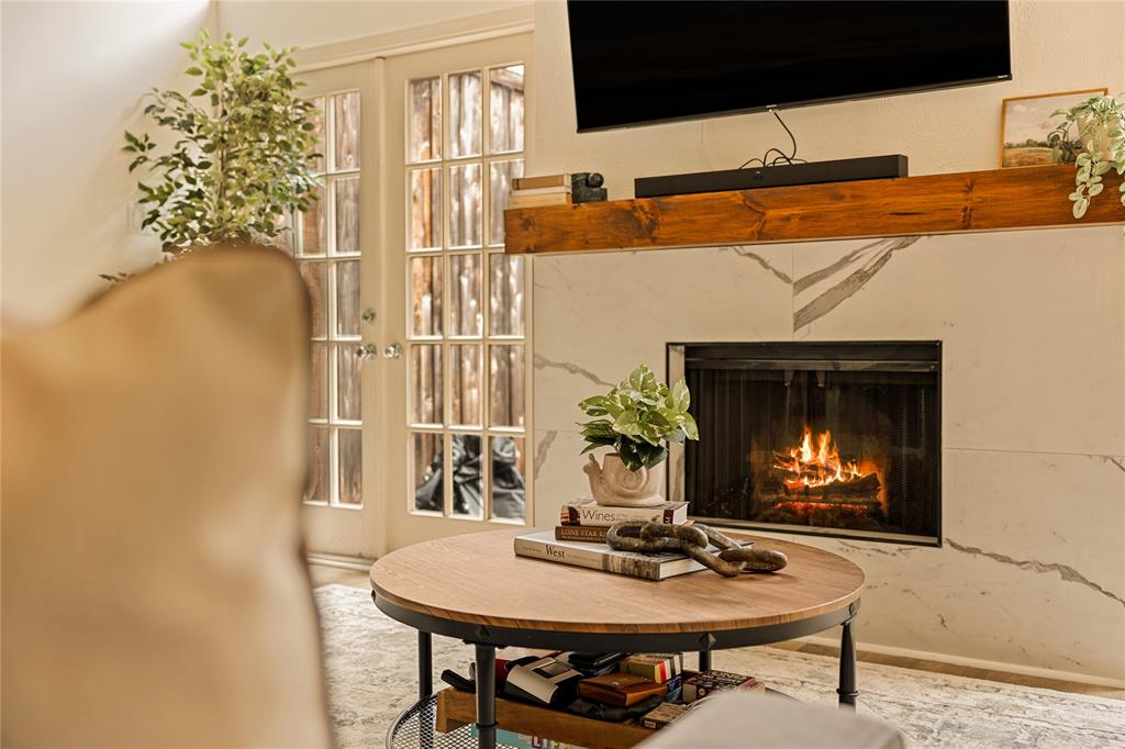 Holland Ave Condo 4015-4025 - Residential