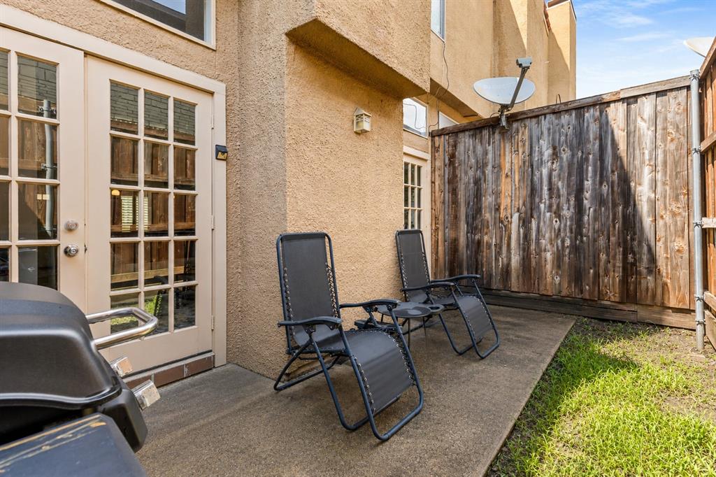 Holland Ave Condo 4015-4025 - Residential