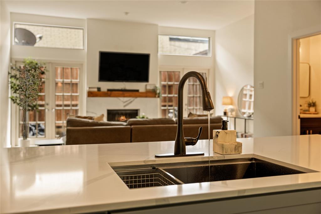 Holland Ave Condo 4015-4025 - Residential