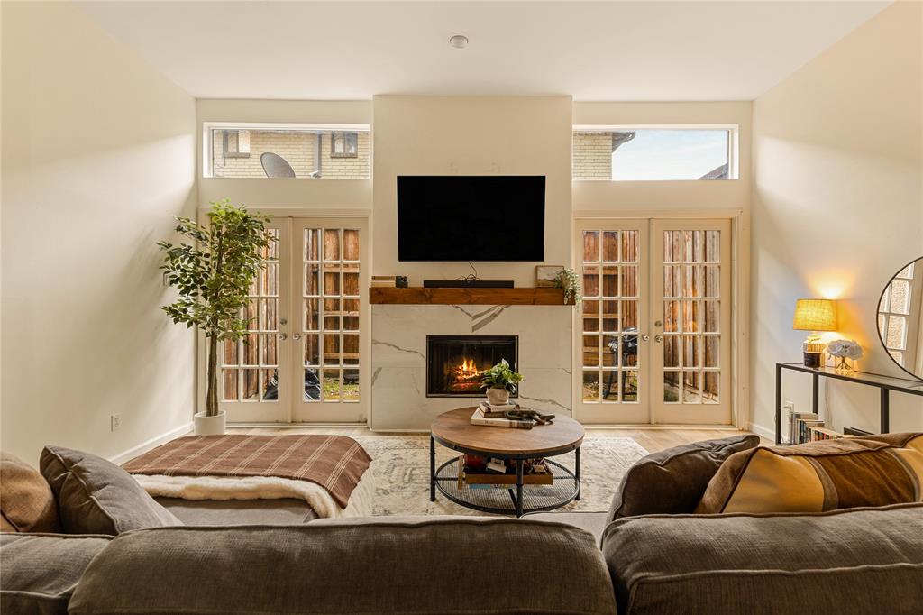 Holland Ave Condo 4015-4025 - Residential