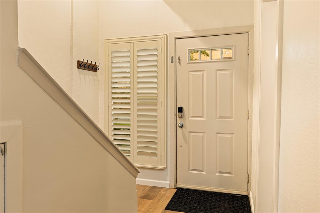 Holland Ave Condo 4015-4025 - Residential