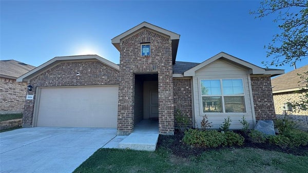 5904 HARVEY GAP LN, ARGYLE, TX 76226 - Image 4bf1ea43839a2cb42ac8c1a0e1e476c6/856525630