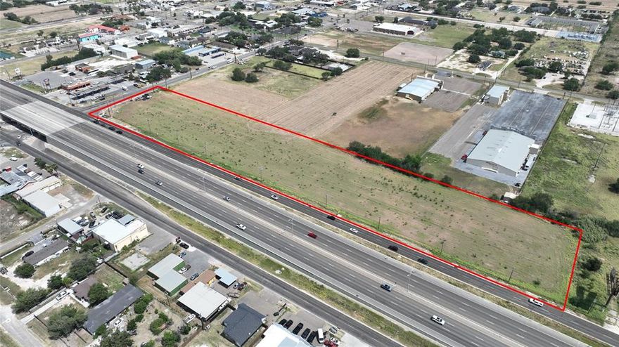 Excellent 96+ acre lot with ample frontage along I-2 service road and or fronting on Bentsen Palm Rd. Property has good depth for many commercial or mixed use development options. Located within the fast growing South Texas market area of Palmview, TX. Pad Sites also available as well as a potential 420 acre  hard corner site subject to city approval. A new Circle K will be built on the hard corner of La Homa & Highway 83.
The property is unzoned, verify all critical questions with City of Palmview.