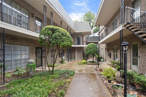 4420 Harlanwood Drive 228 Fort Worth TX 76109