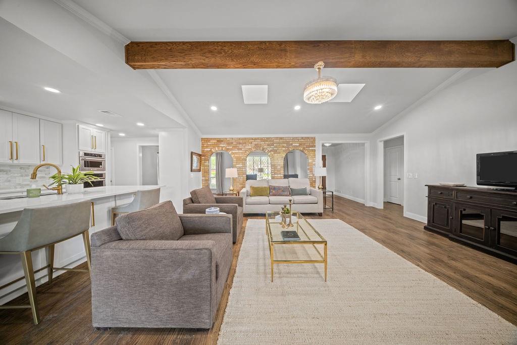 2904 Hunters Creek Place