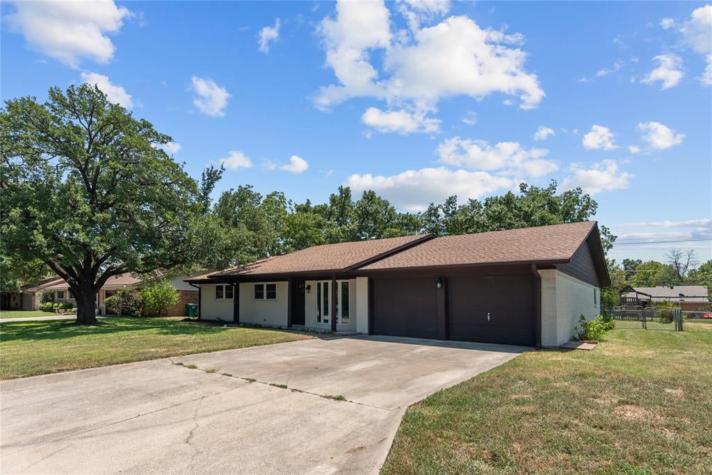 2008 Maplewood Drive