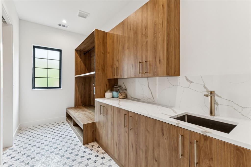 North Oaklawn - Residential