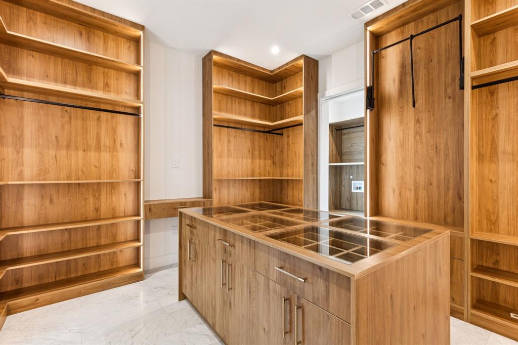 North Oaklawn - Residential