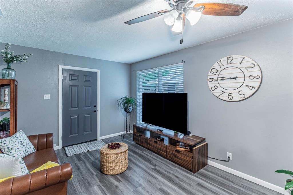 104 N Hillside Street