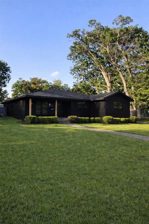 809 Wildgrove Drive Garland TX 75041