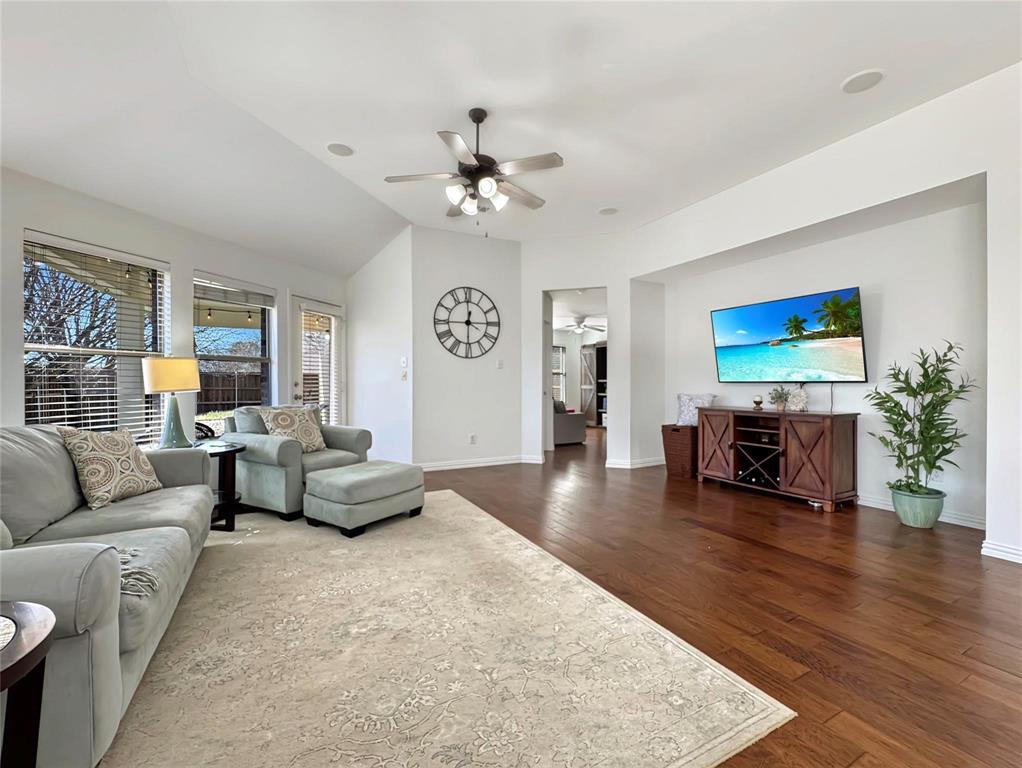 2701 Indian Oak Drive