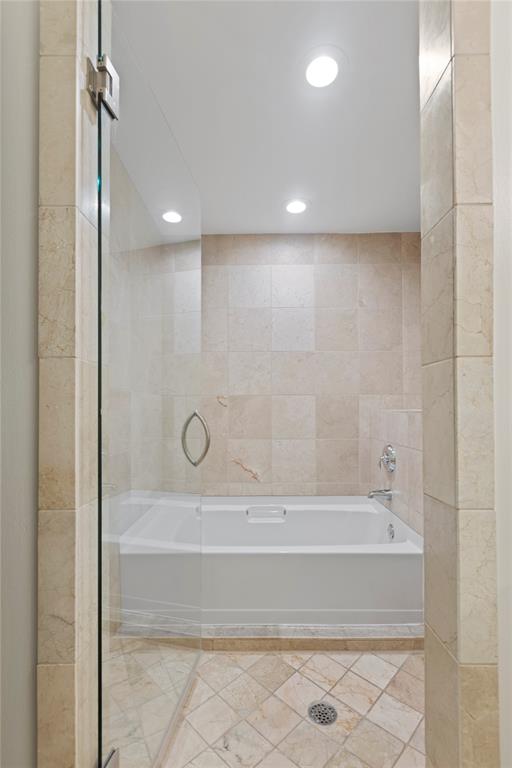 Metropolitan 1200 Main St Condo - Residential