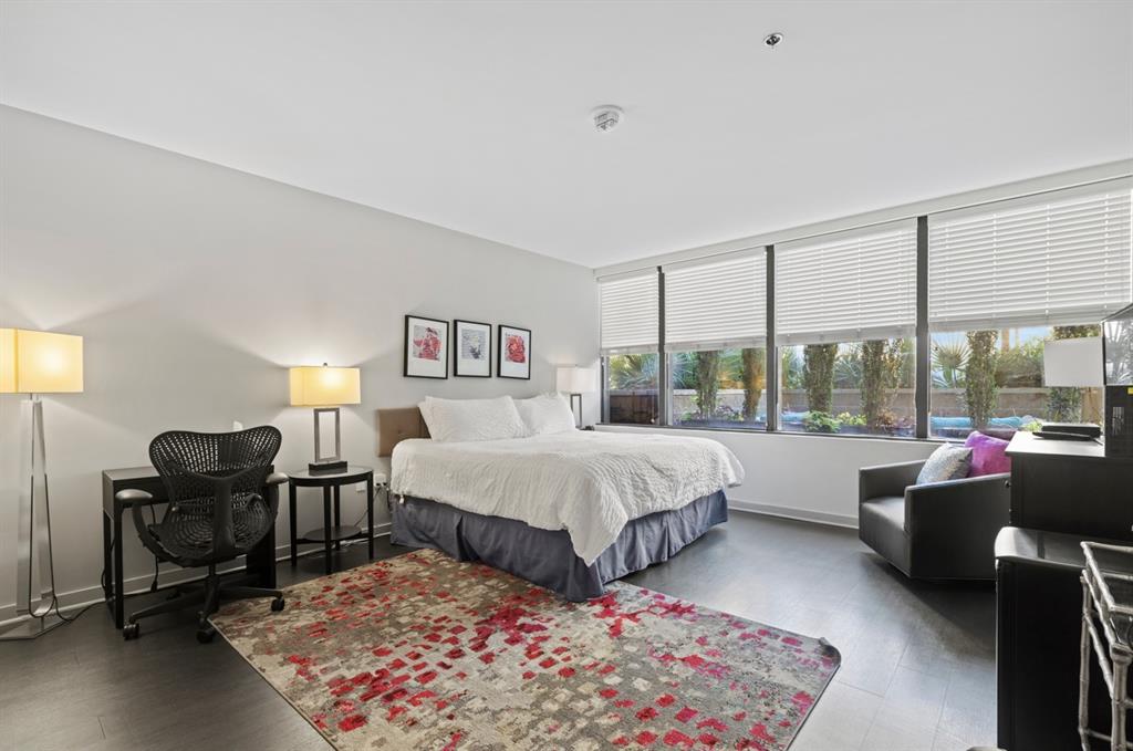 Metropolitan 1200 Main St Condo - Residential