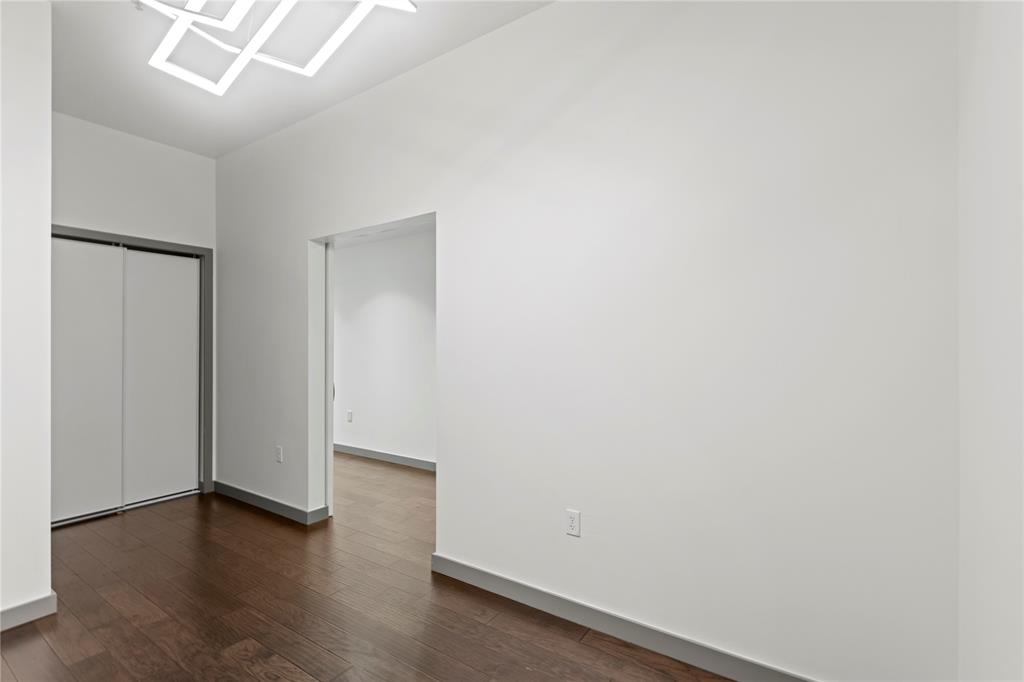 Metropolitan 1200 Main St Condo - Residential