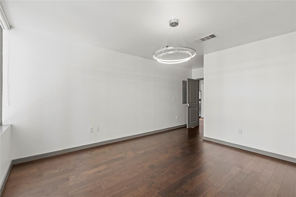 Metropolitan 1200 Main St Condo - Residential