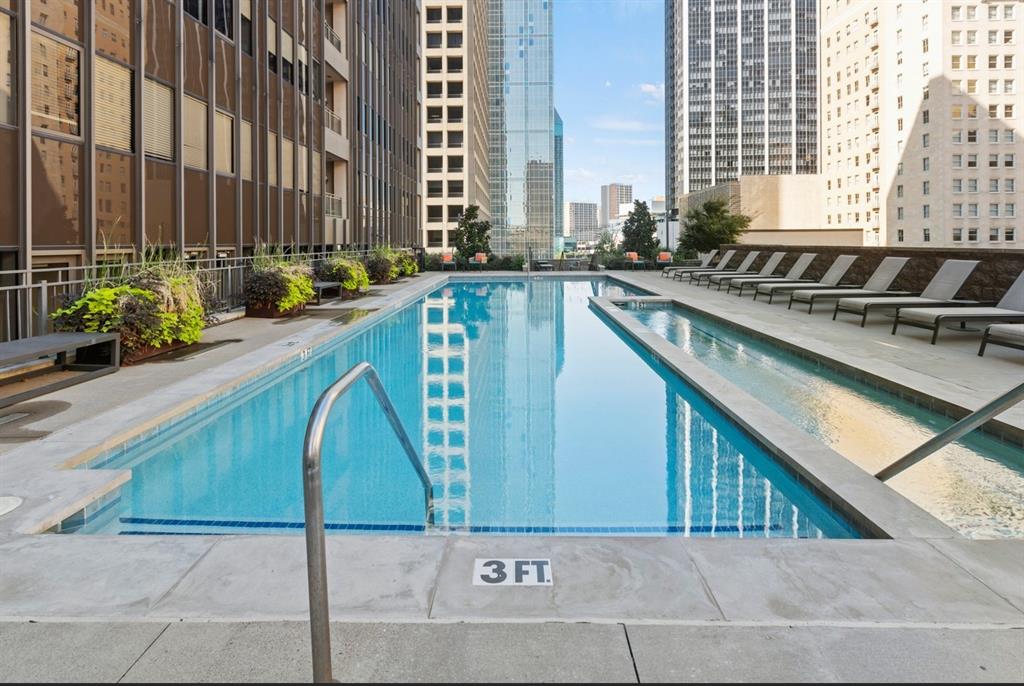 Metropolitan 1200 Main St Condo - Residential