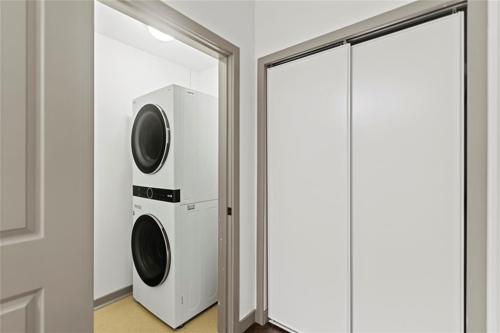 Metropolitan 1200 Main St Condo - Residential