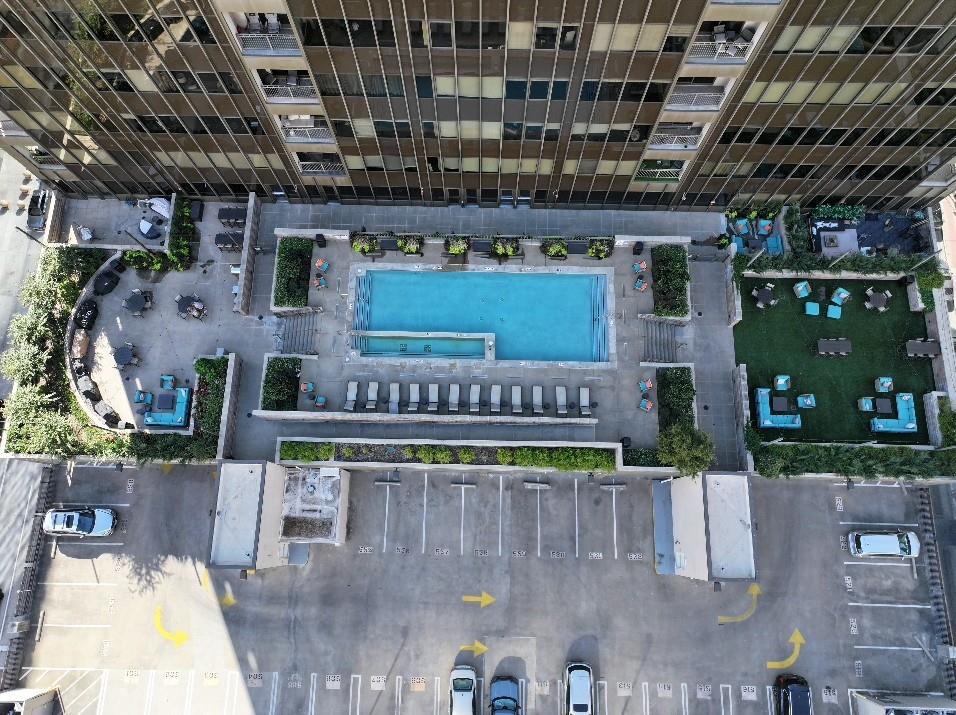 Metropolitan 1200 Main St Condo - Residential