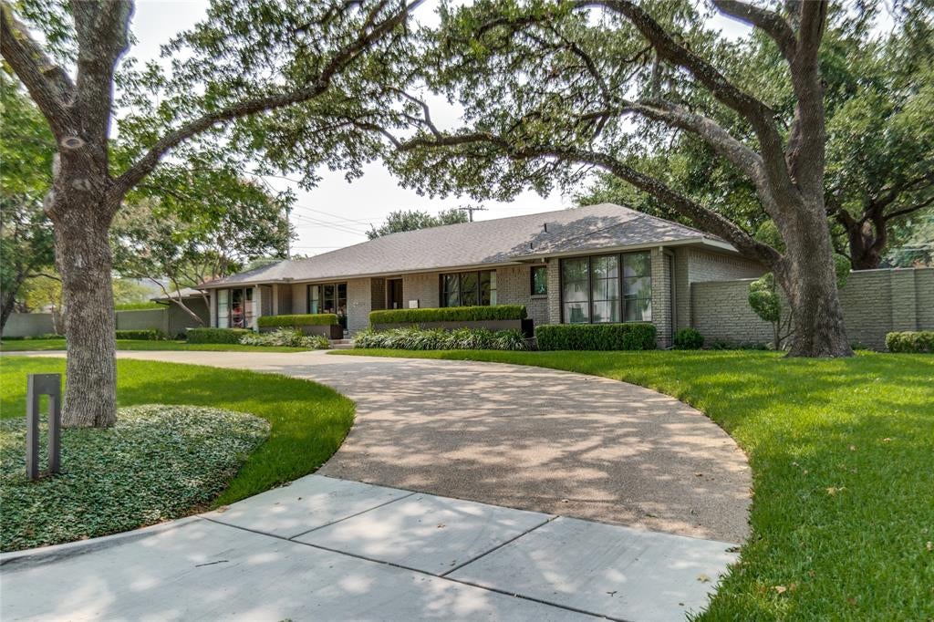 5164 Del Roy Drive