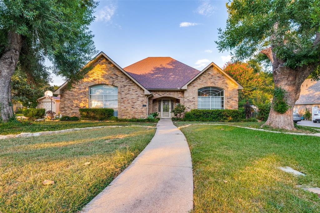 614 Kensington Drive