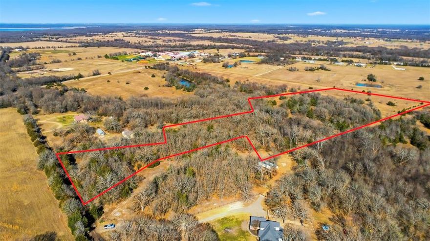 If you’re dreaming of space, privacy, and big Texas skies - this is it. This gorgeous 15-acre tract in the Birthright community just north of Sulphur Springs is filled with mature oak trees, natural beauty, and a peaceful creek running through the property. It sits off a quiet county road and just around the corner from North Hopkins school. The perfect place to build your dream home, enjoy quiet mornings under the trees, and experience the slower pace of country living.