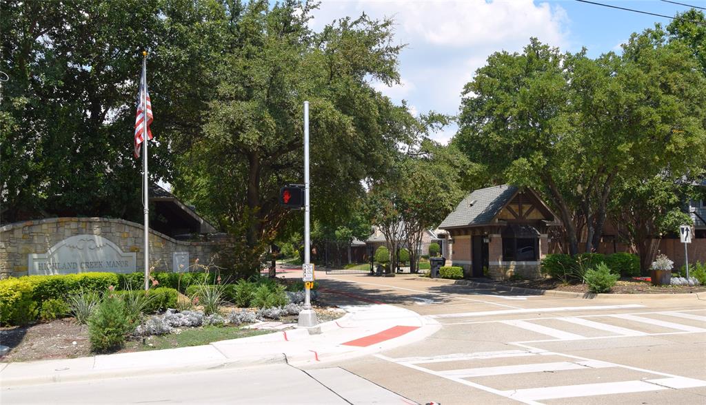 Highland Creek Manor - Residential