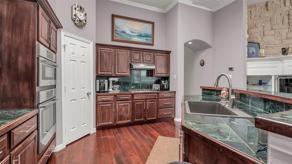 Highland Creek Manor - Residential