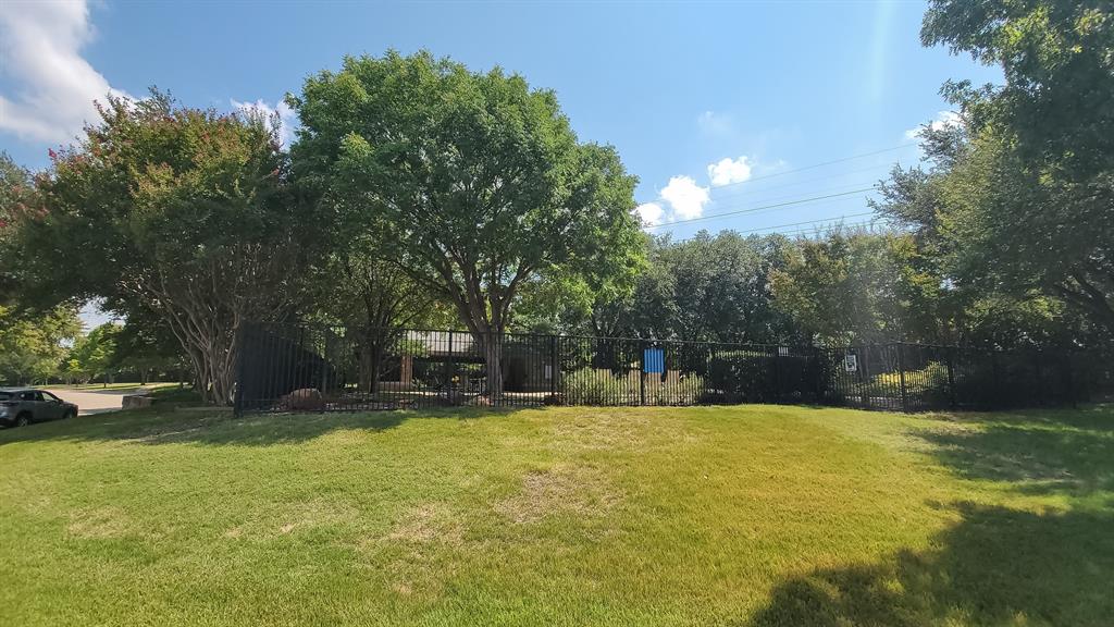 Highland Creek Manor - Residential