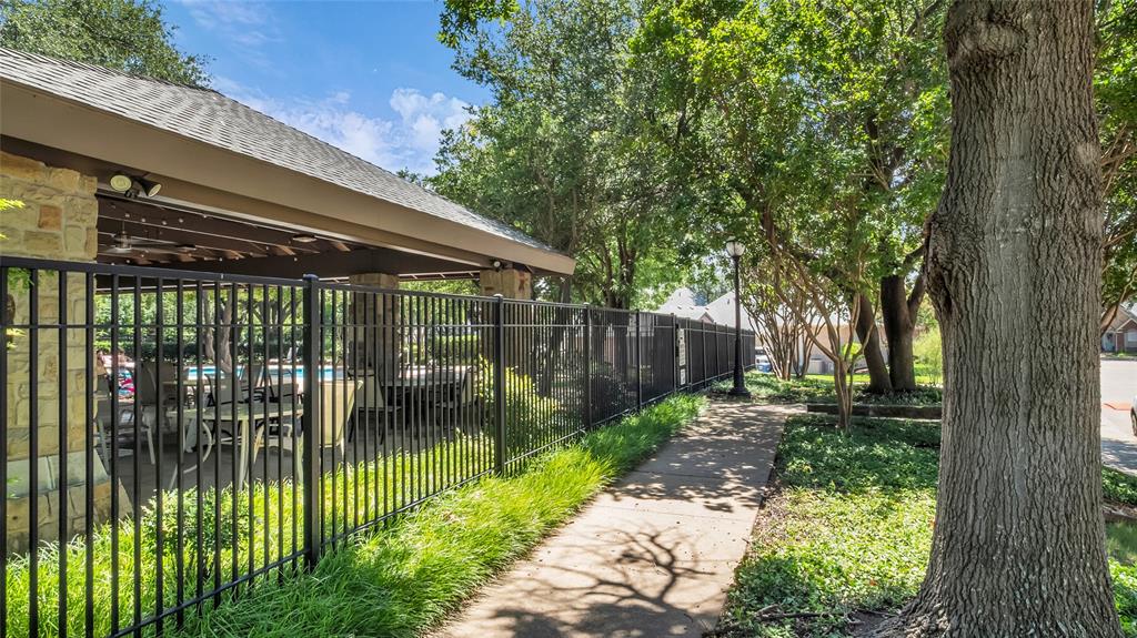 Highland Creek Manor - Residential