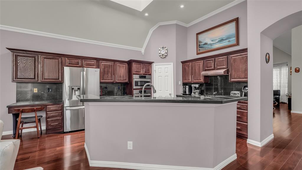 Highland Creek Manor - Residential