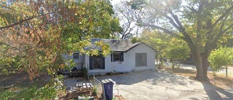 Photo of 1001 E Standifer Street, McKinney, TX 75069 (MLS # 21258444)
