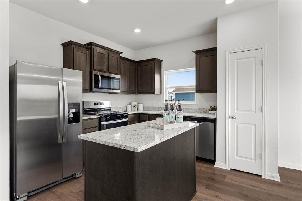 1621 Harvester Drive