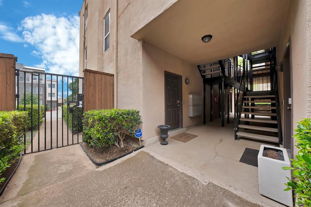 MIRABELLE CONDOS - Residential