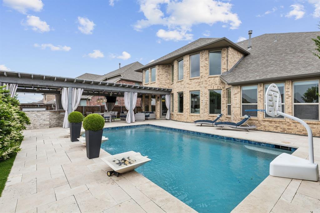 5841 Austin Waters