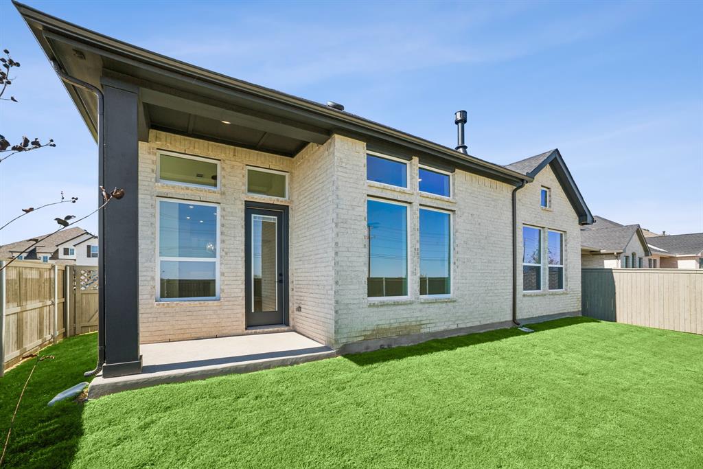 1325 Venture Drive