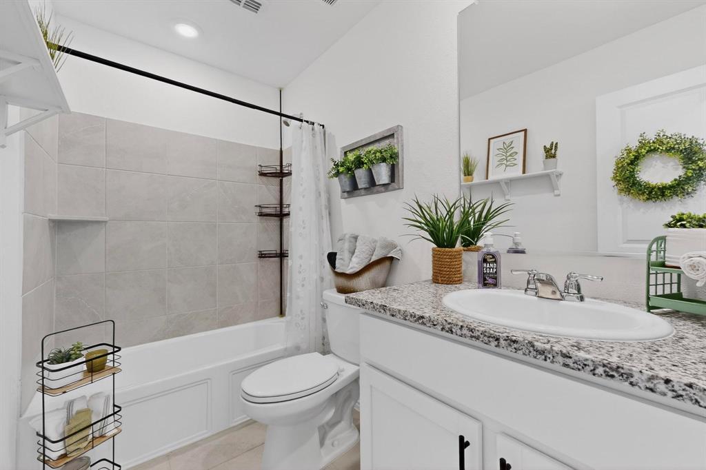 Falcon Heights Village 1 - Residential