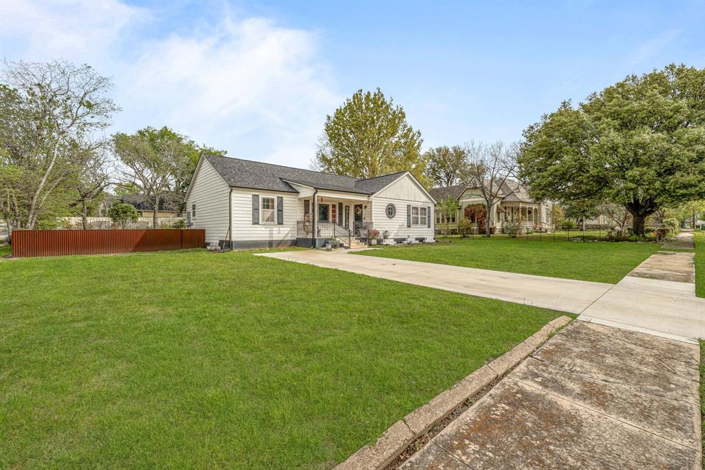 112 W Grubbs Street
