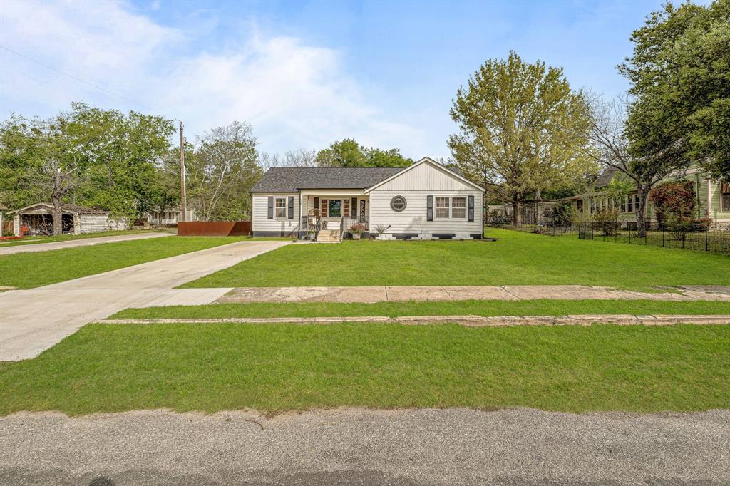 112 W Grubbs Street