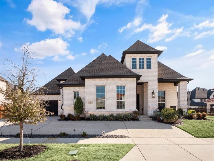 Gorgeous and modern 2 story custom build in all details by Toll Brothers home located in the sought out Phillips Creek Ranch community. PCR has some of the best schools and neighbors. It's safe, serene and quiet. Beautiful amenities, walking and biking trails, parks and more. Frisco ISD is one of the top rated school districts in Texas, where your children will get the best support and education. This home is meant for relaxation, you'll feel you are at a five star resort, and is great for hosting parties as well. Open spaces with lots of storage and many upgrades. It's a must see and we know you will fall in love with this house.
Please note that Owner is seeking to leaseback the house until the end of May 2024.
Solar Panels are included in the price of the house.